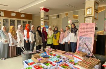 Himpunan Dharma Wanita Kemenperin Satker Padang Salurkan Santunan untuk 22 Anggota Terdampak Banjir Bandang di Sumatera Barat